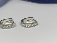 Cargar imagen en el visor de la galería, 925 Silver White Stone Hoop Earrings