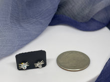 Cargar imagen en el visor de la galería, 925 Silver Mini Transparent Zirconia Stone Ant Stud Earrings