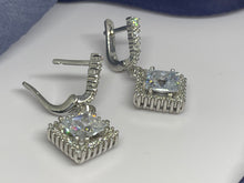 Load image into Gallery viewer, 925 Silver Transparent Gem Special Cut Earrings