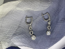 Cargar imagen en el visor de la galería, 925 Silver Transparent Gems Hanging Hoop Earrings