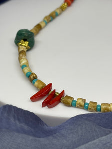 Strand Necklace with mixed material