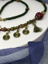 Cargar imagen en el visor de la galería, Strand Necklace with mixed material