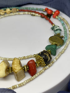 Strand Necklace with mixed material
