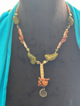 Cargar imagen en el visor de la galería, Strand Necklace with mixed material