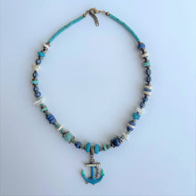 Cargar imagen en el visor de la galería, Strand Necklace with mixed material &amp; anchor pendant