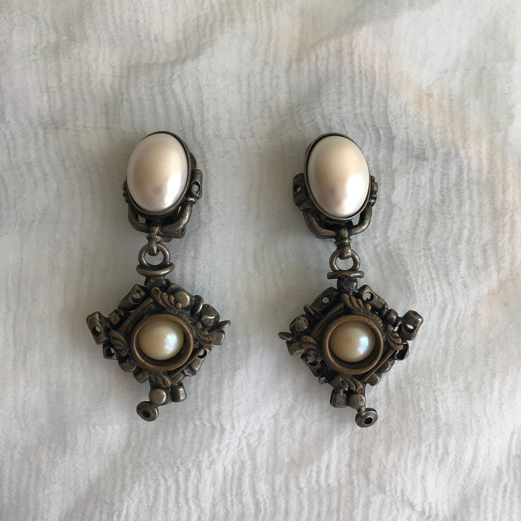 Vintage Metal & Pearl Earring with Clip