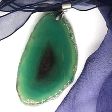 Cargar imagen en el visor de la galería, Vintage Greenstone pendant necklace (dark blue transparent rope length 17.5 inches)