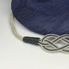 Cargar imagen en el visor de la galería, Hand-Woven Silver Bracelet Size 7 1/2&#39;&#39;, celtic knot
