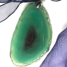 Cargar imagen en el visor de la galería, Vintage Greenstone pendant necklace (dark blue transparent rope length 17.5 inches)