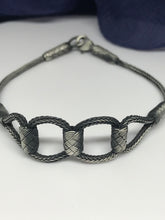 Cargar imagen en el visor de la galería, Hand-Woven Silver Bracelet Size 7 1/2&#39;&#39;, love knot